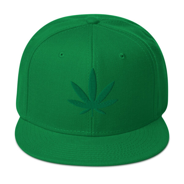 Cannabis Leaf Cap